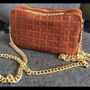 Big Buddha crossbody with gold chain